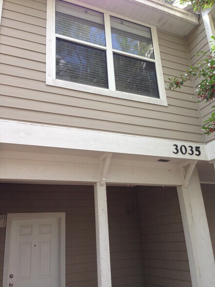 Building Photo - 3035 SW Archer Rd