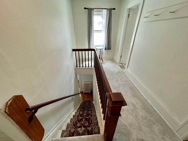 Building Photo - 61 Silver St