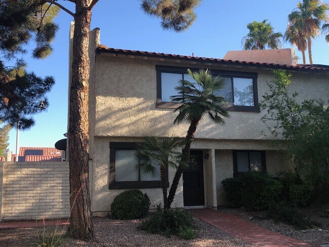 Building Photo - 823 Spyglass Ln