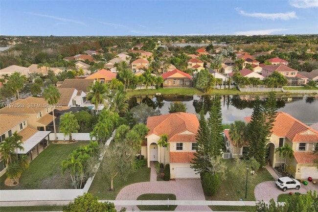 Building Photo - 751 SW 191st Ave