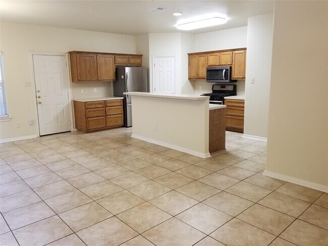 Building Photo - 2928 Thrushwood Dr