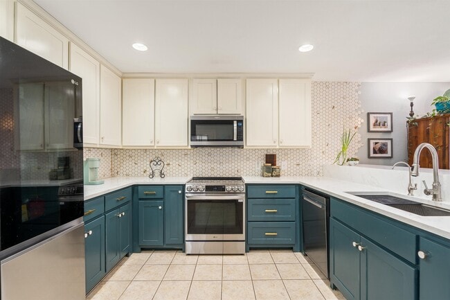 Building Photo - 308 Boulder Ridge Dr
