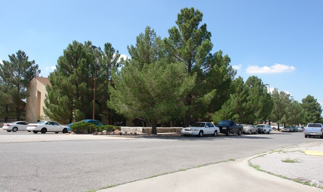 Building Photo - ELVIN ESTATES