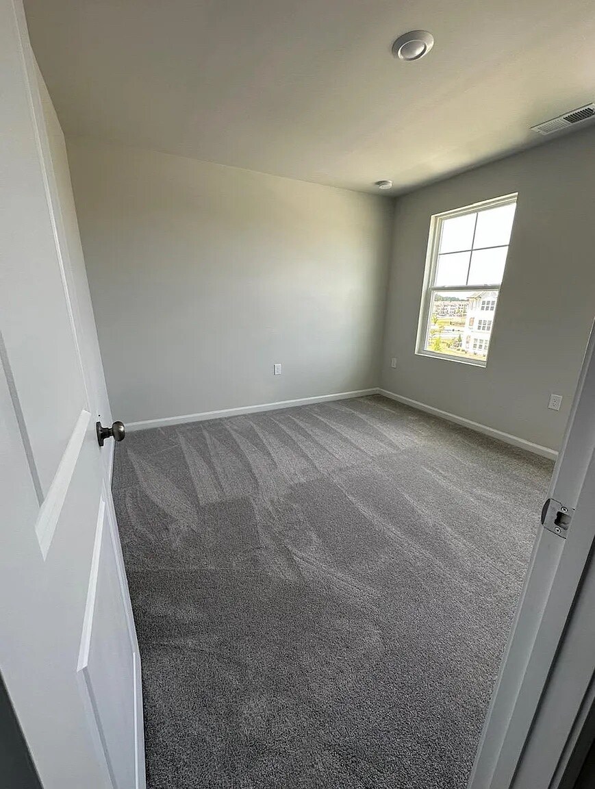 Building Photo - Room in Townhome on Kasota Ln