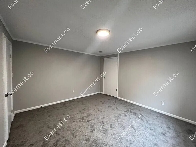 Building Photo - 524 Pollock St