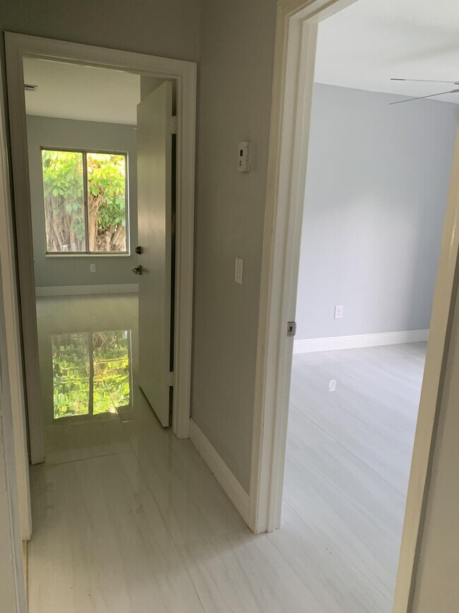 Building Photo - 10694 Summertime Ln