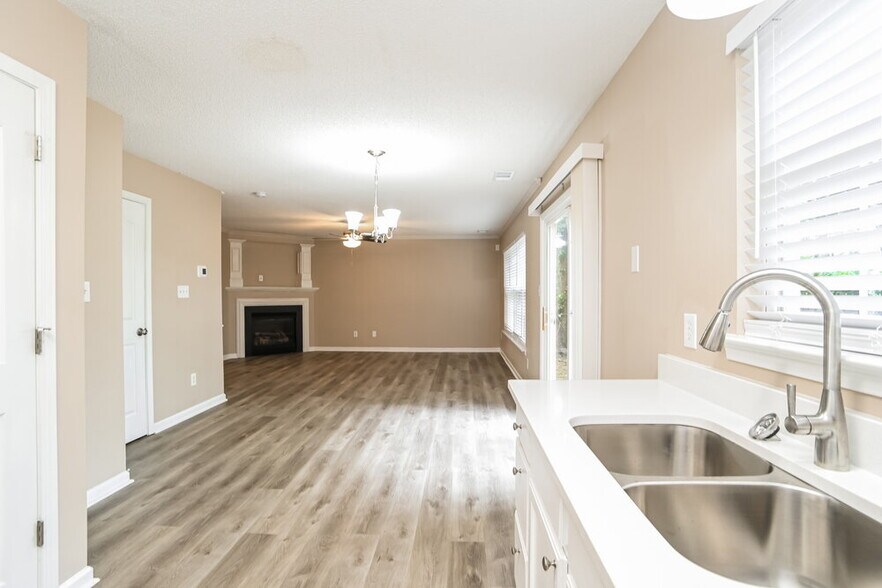 Building Photo - 14920 Jerpoint Abby Dr