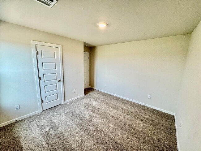 Building Photo - 6100 Blackwood Ct
