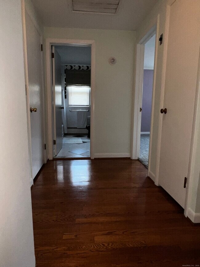 Building Photo - 3 Old Field Rd