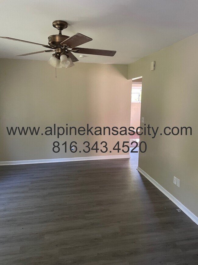 Building Photo - Ruskin Ranch, Section 8 Ready!