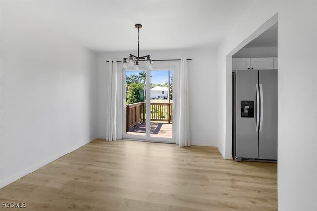 Building Photo - 10697 Holly Rd