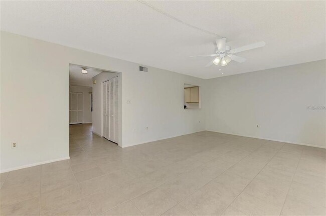 Building Photo - 935 Sunridge Way