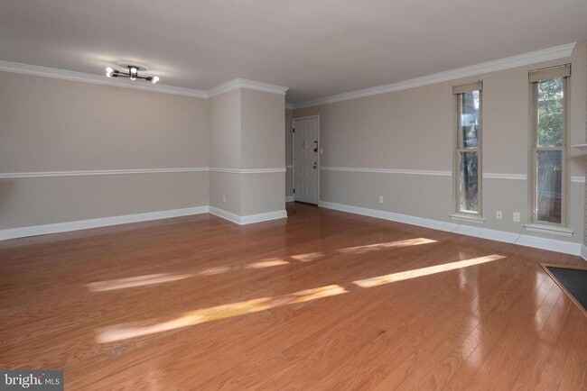 Primary Photo - 25 S Church Rd