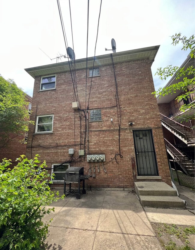 Building Photo - 13913 S Wentworth Ave