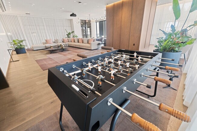 Building Photo - 215 SW 5th Ave