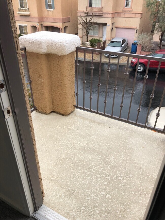 Building Photo - Spacious 2-Story Home with Oversized Beds ...