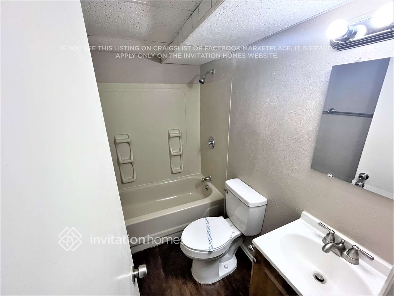 Building Photo - 14995 E Stanford Dr