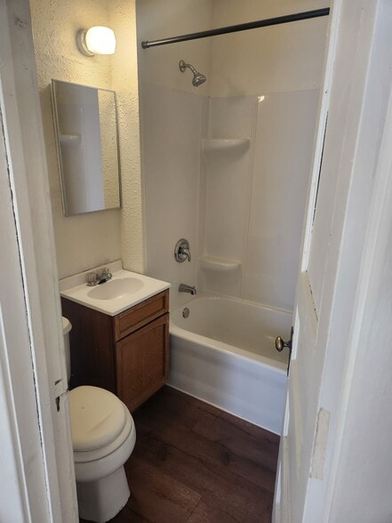 Building Photo - 3127 N Bartlett Ave