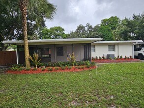 Building Photo - 5073 SW 28th Ave