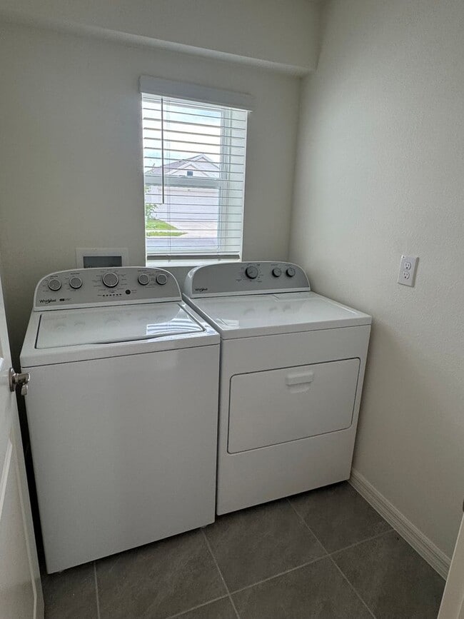 Building Photo - Brand New Construction Rental