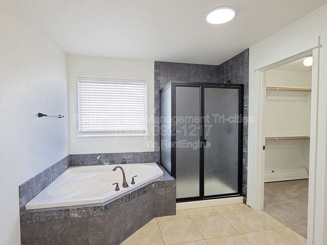 Building Photo - 5017 Laredo Dr