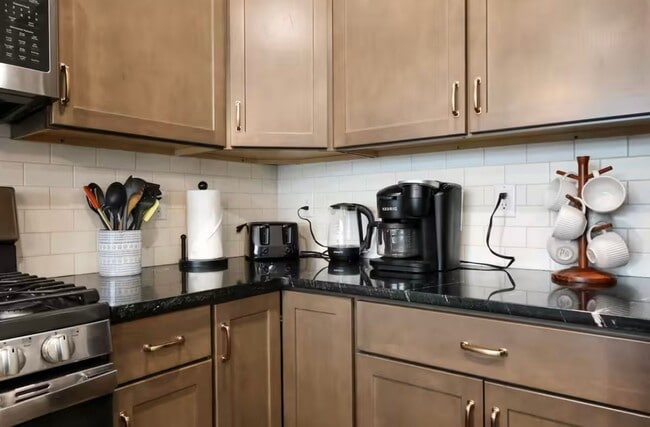 Building Photo - Fully Furnished Modern 3BR Retreat | Penthouse + Skyline Views