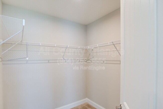 Building Photo - 1364 Scholar Dr