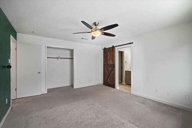 Building Photo - 3803 Alexandria Dr