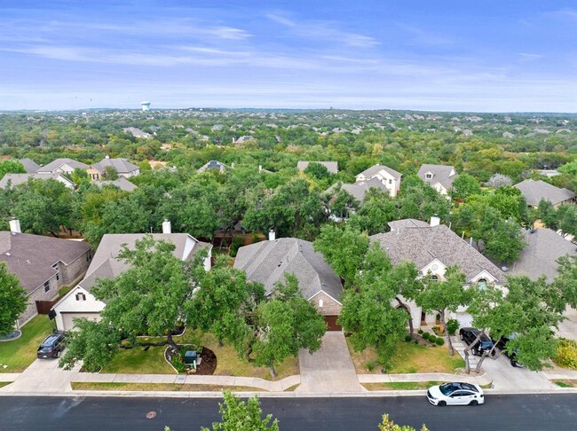 Building Photo - 7808 Alophia Dr