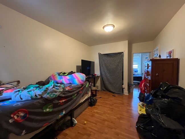Building Photo - Well-maintained 2 bed home in Northampton ...
