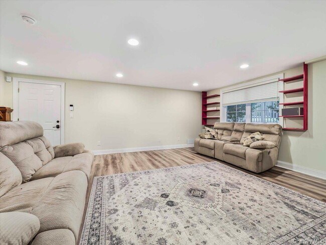 Building Photo - 5 Indian Dr