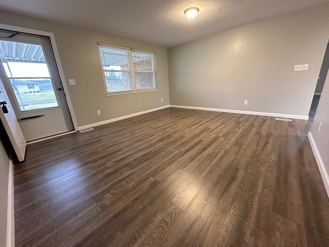 Building Photo - 6550 Summerdale