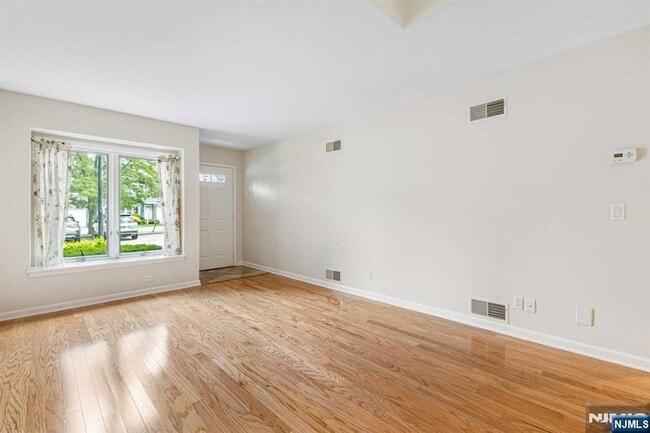 Building Photo - 6-04 Cross Meadows