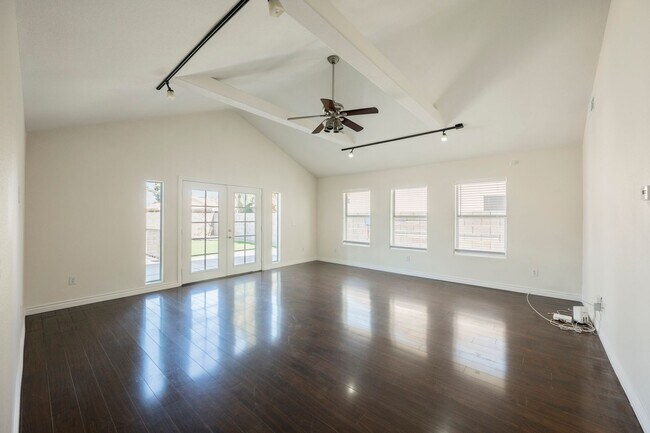 Building Photo - Charming 3-Bedroom Rental with Pool, Firep...