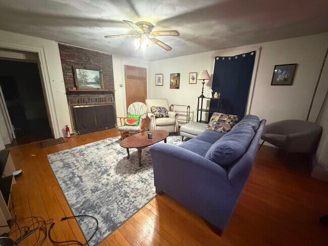 Building Photo - 251 Broadway