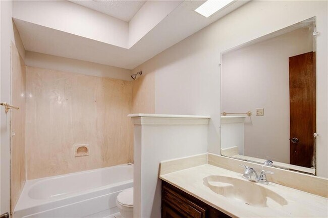 Building Photo - 2 Brandon Hall Dr