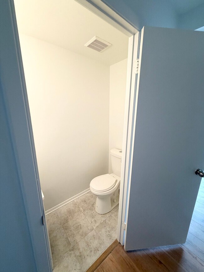 Building Photo - 7038 Knighthood Ln