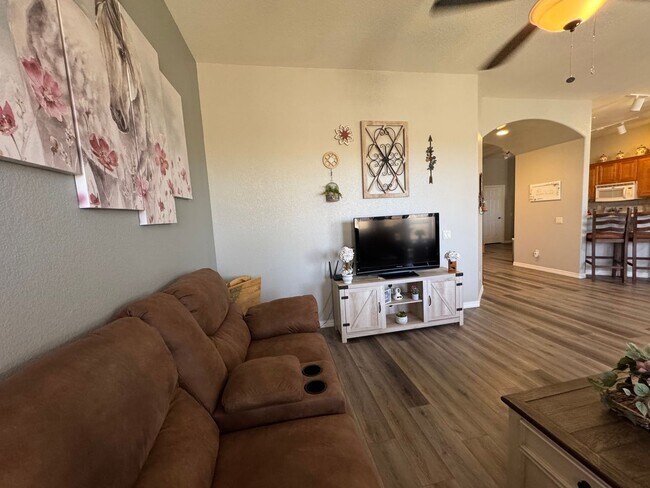 Building Photo - 3 BR Furnished w/Utilities-Vacation Rental- Laughlin Ranch