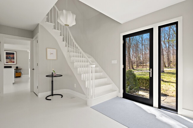 Building Photo - 95 Louises Ln