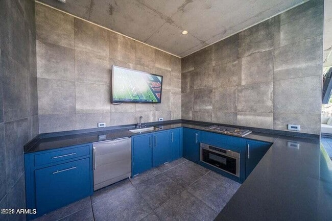 Building Photo - 7180 E Kierland Blvd