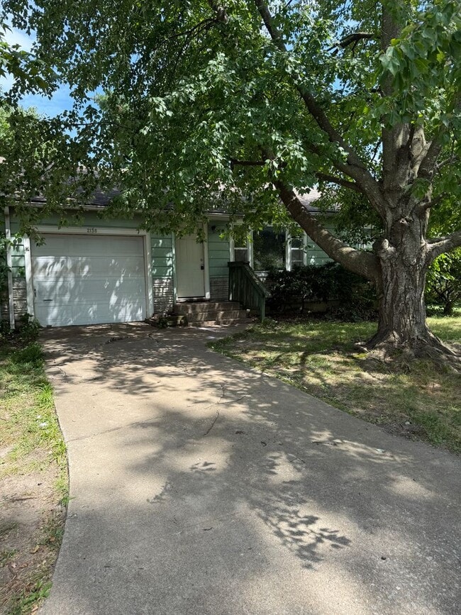 Primary Photo - 2 bedroom/1 bathroom house/1 car garage