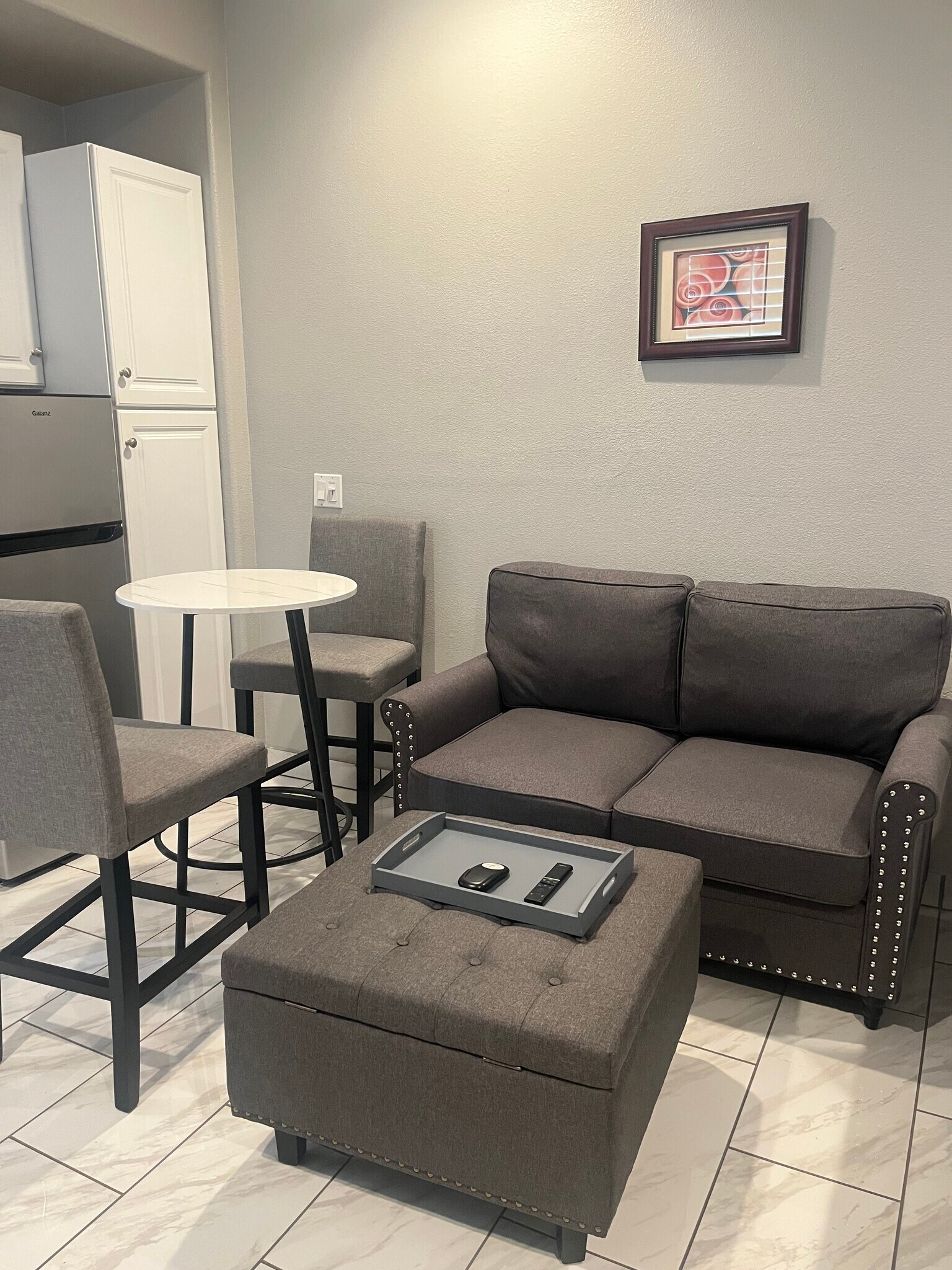 Building Photo - 8418 Lourenco Ln