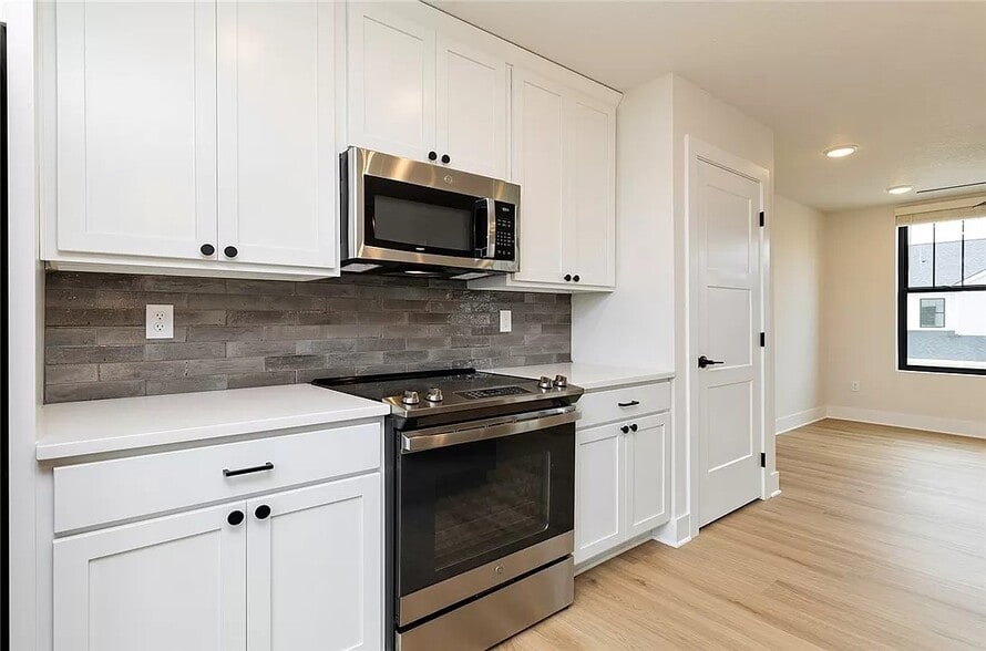 Building Photo - 2833 SW Prairie Trail Pky