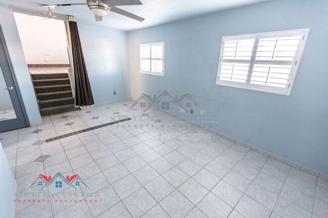 Building Photo - 1735 W Pampa Ave