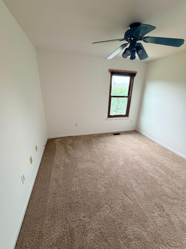 Building Photo - 6319 Raritan Ct