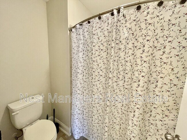 Building Photo - 211 Executive Dr