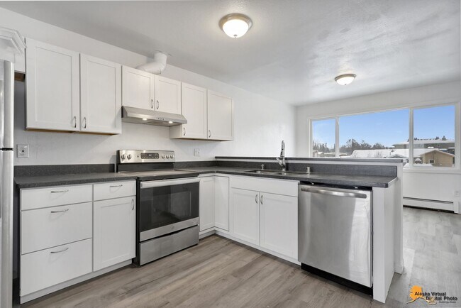 Building Photo - 4011 E Turnagain Blvd