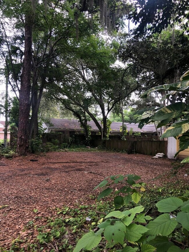 Building Photo - 2201 S Park Ave