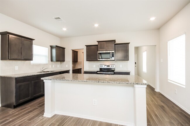 Building Photo - 15250 Estrella Rd W