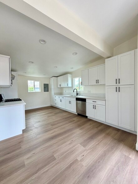 Building Photo - 8965 San Juan Ave